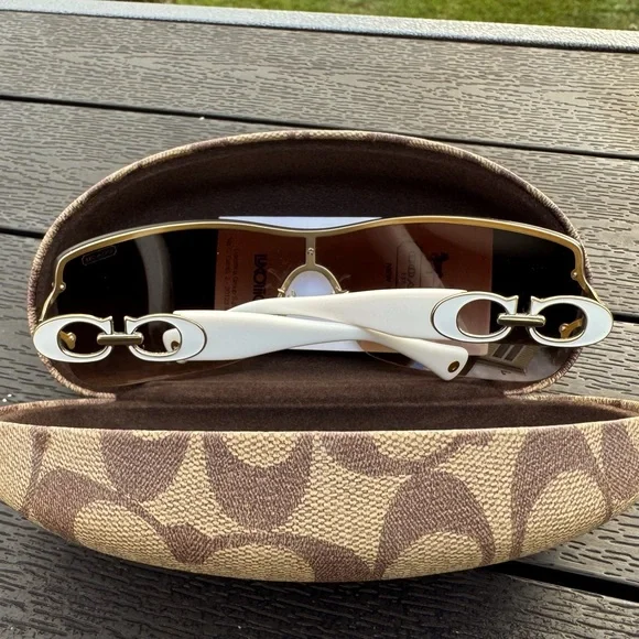 EUC Coach Sunglasses HC 7018 Noelle - Picture 8 of 8
